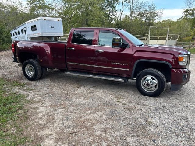 2017 Gmc Sierra Denali photo 2