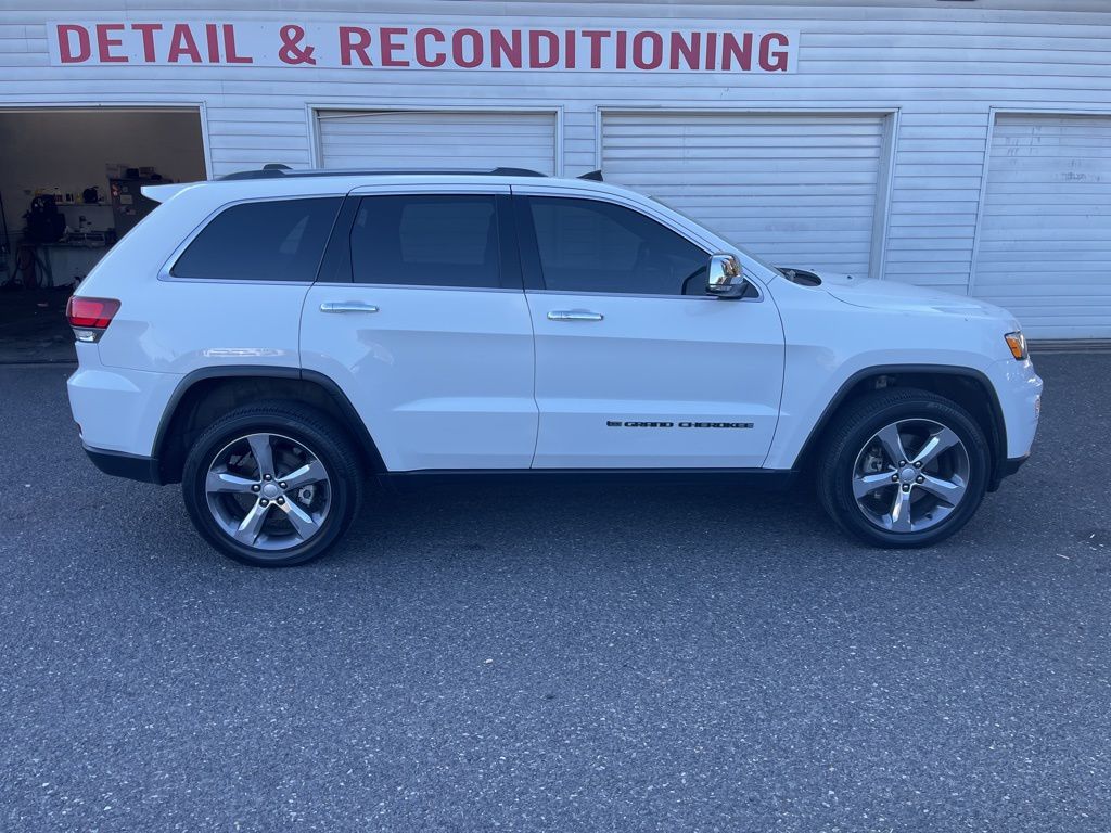 2022 Jeep Cherokee Limited photo 2