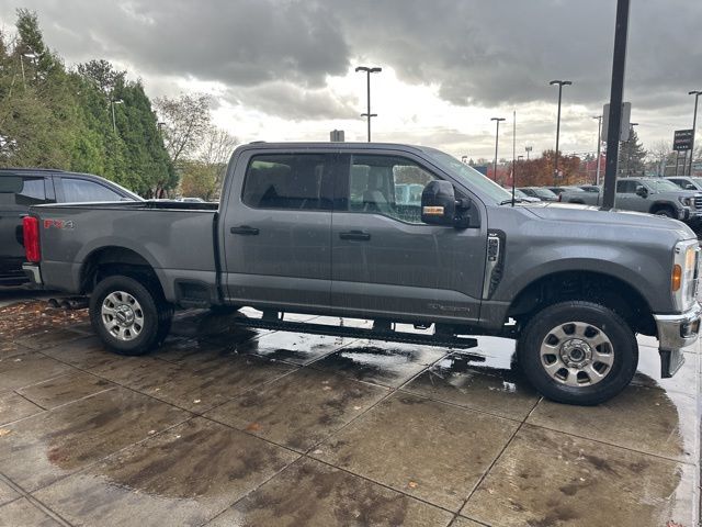 2024 Ford F-250 XLT photo 2