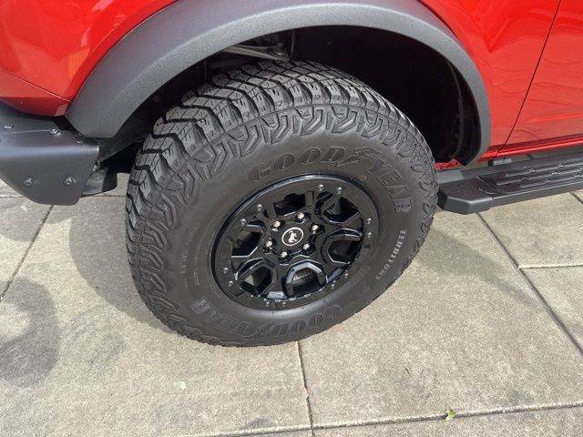 2024 Ford Bronco Wildtrak photo 2