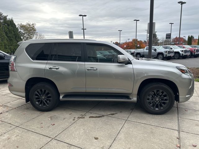 2023 Lexus GX 460 Premium photo 2