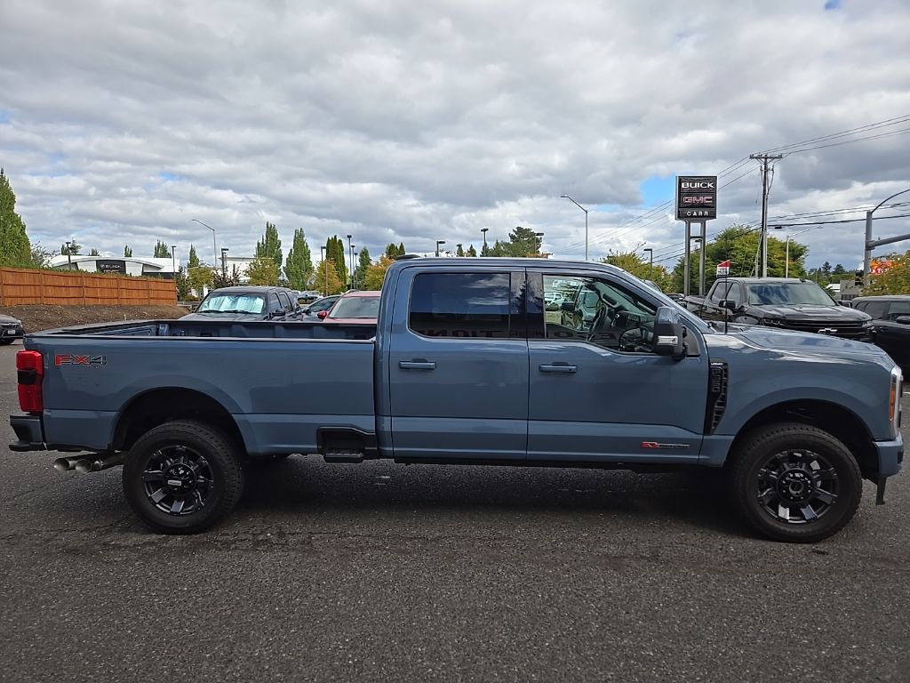 2023 Ford F-350 Lariat photo 2