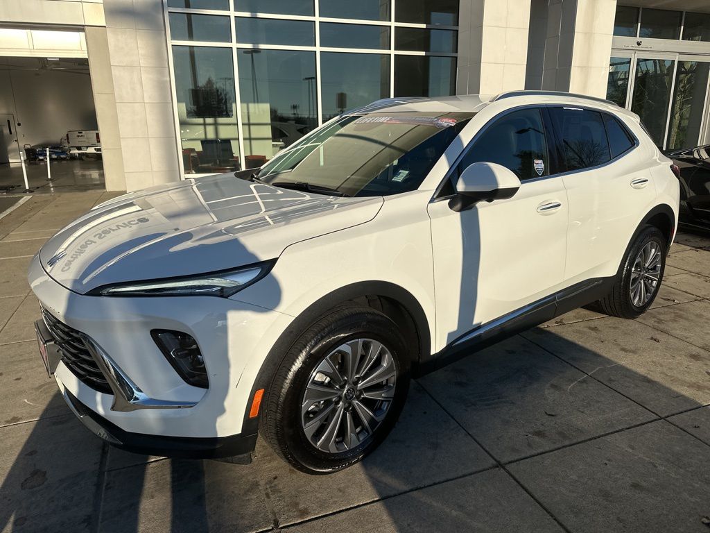 2024 Buick Envision Preferred photo 3