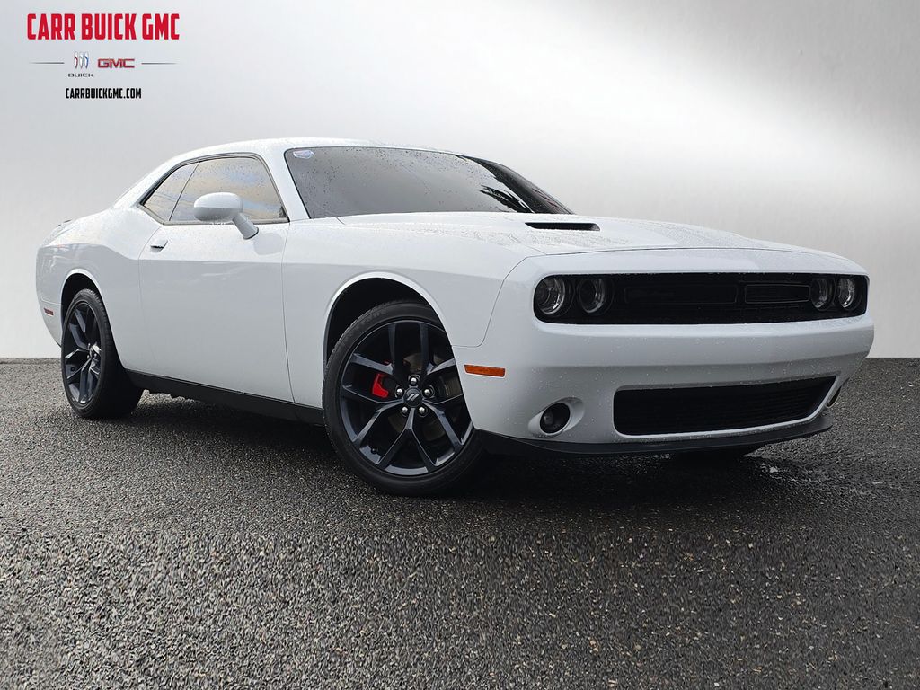 2022 Dodge Challenger SXT's photo