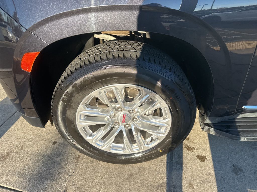 2024 Gmc Yukon SLT photo 3