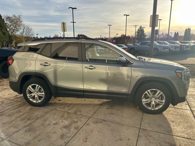 2023 Gmc Terrain SLE photo 2