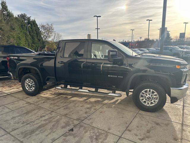 2020 Chevrolet Silverado 2500HD LT photo 2