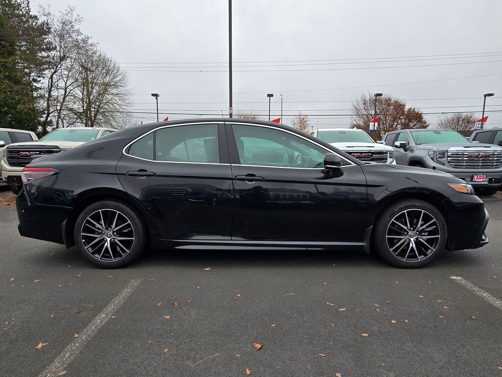 Used 2024 Toyota Camry SE Sedan