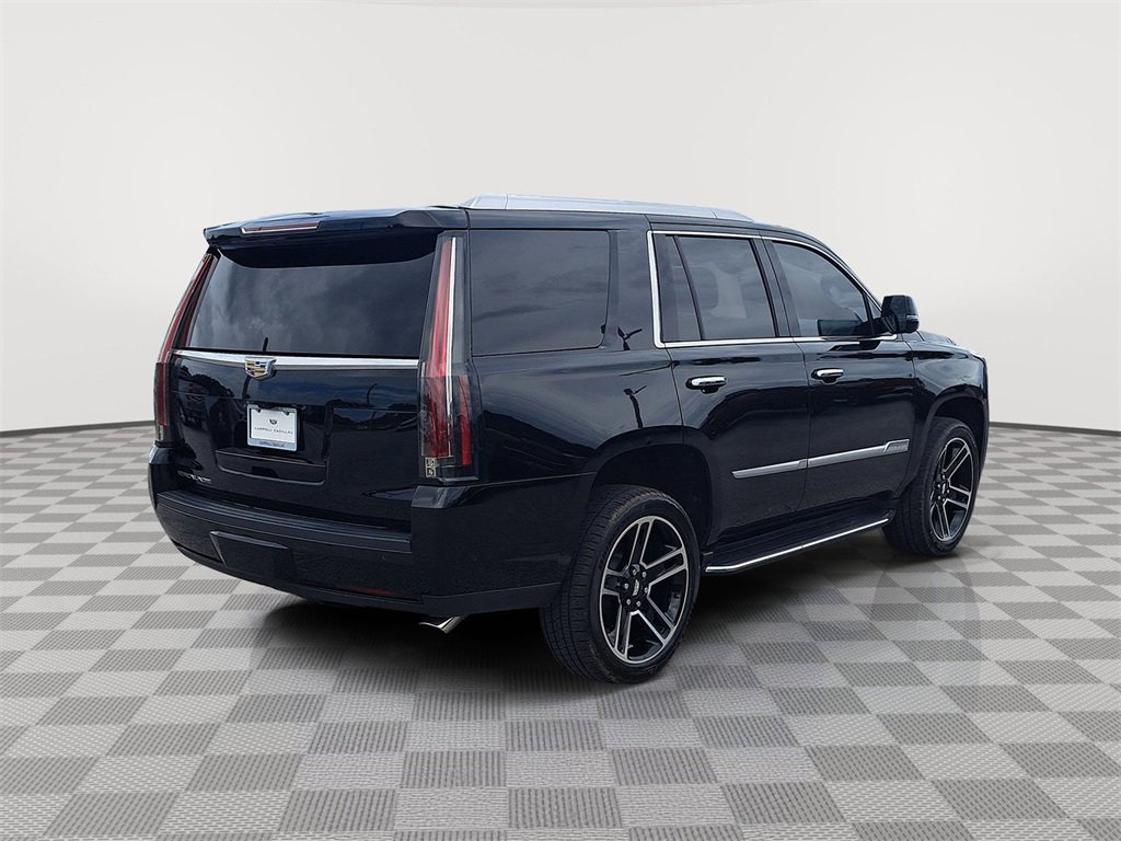 2020 Cadillac Escalade Luxury photo 3