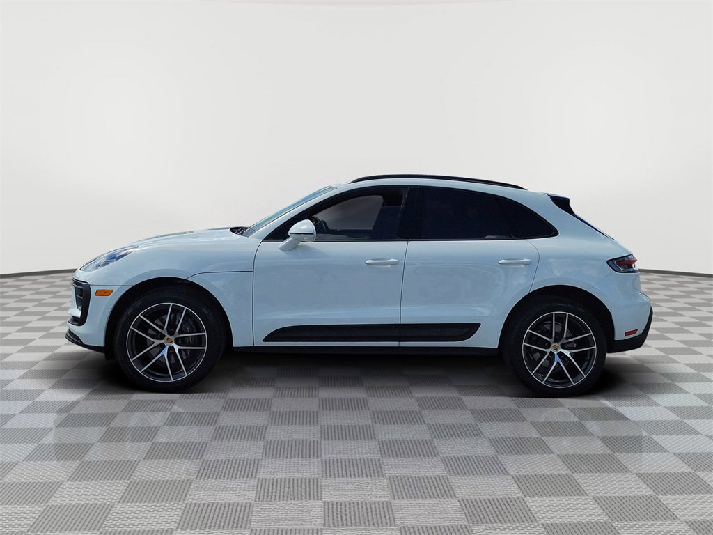 2023 Porsche Macan T photo 4