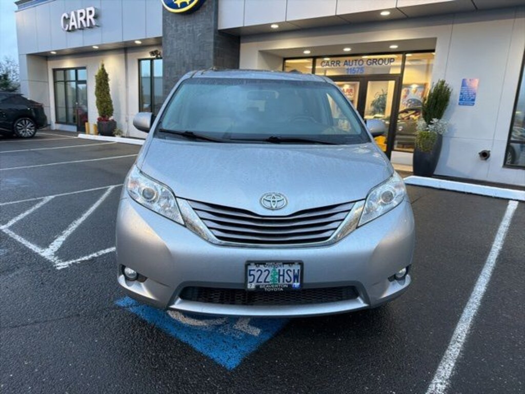 Used 2015 Toyota Sienna Limited Minivan/Van