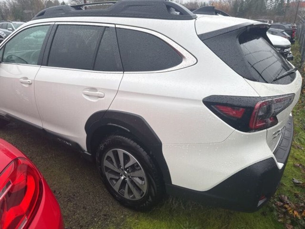 Used 2025 Subaru Outback Premium SUV