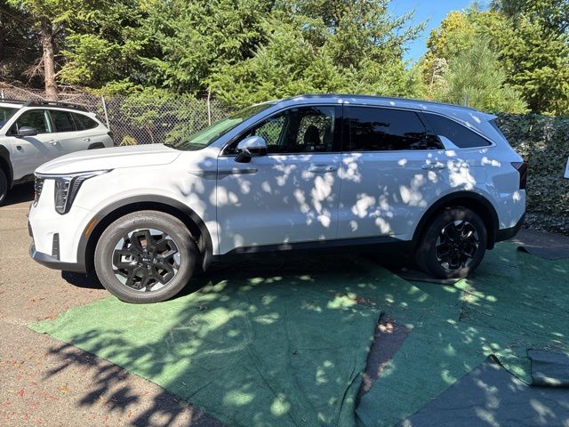 2025 Kia Sorento S photo 2
