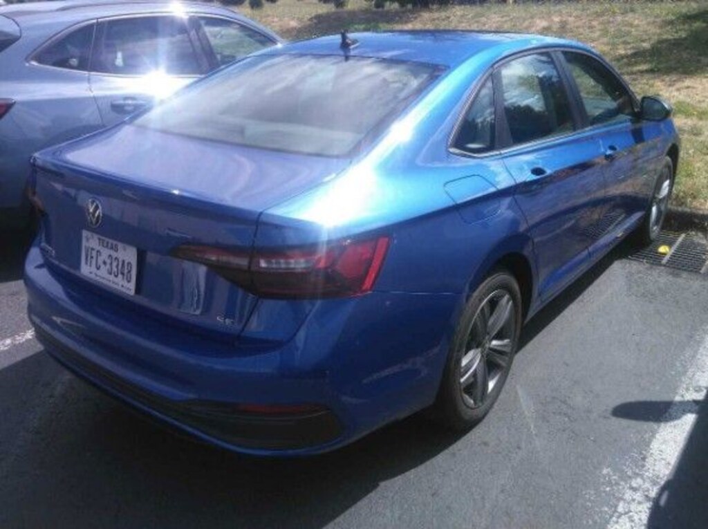 Used 2024 Volkswagen Jetta 1.5T SE Sedan