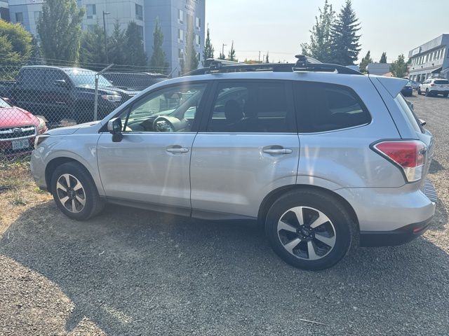 2017 Subaru Forester Limited photo 3