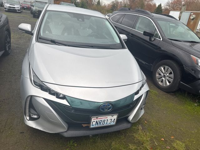 2018 Toyota Prius Prime Premium photo 2