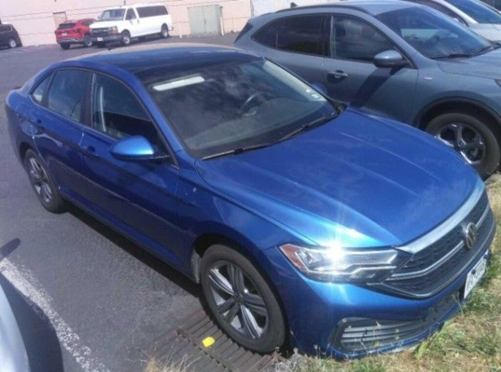 Used 2024 Volkswagen Jetta 1.5T SE Sedan
