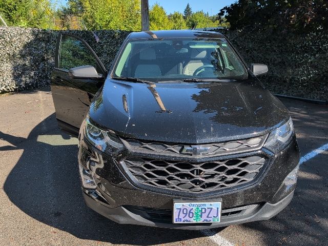 2021 Chevrolet Equinox LS photo 2