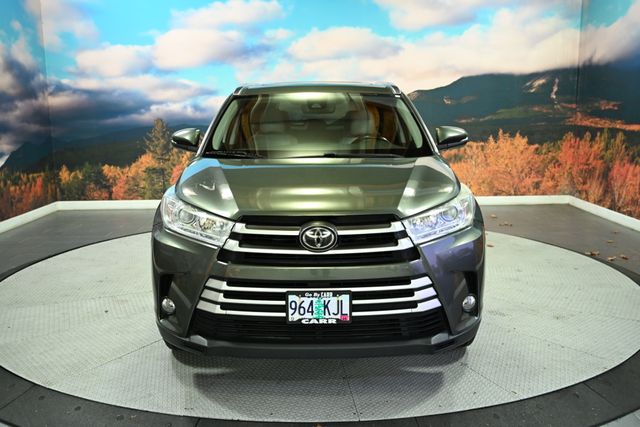 2017 Toyota Highlander XLE photo 3