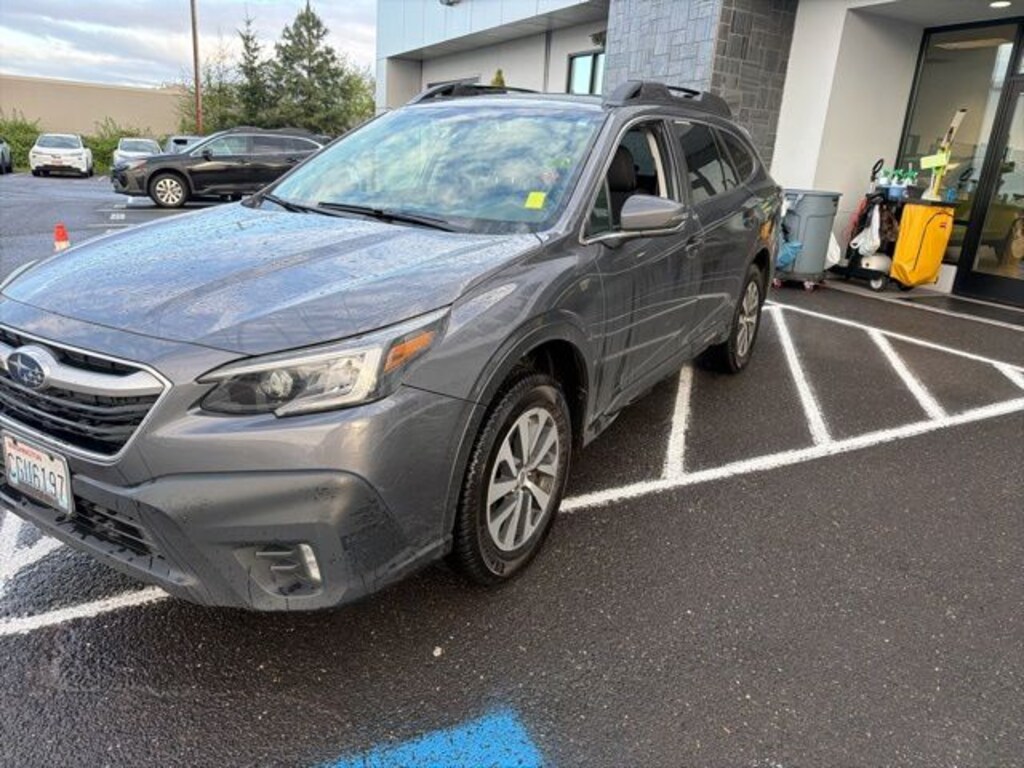 Used 2022 Subaru Outback Premium SUV
