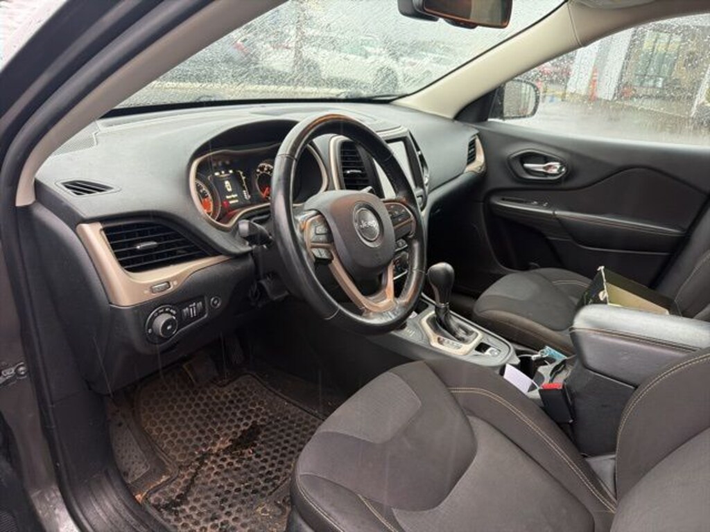 Used 2015 Jeep Cherokee Latitude SUV