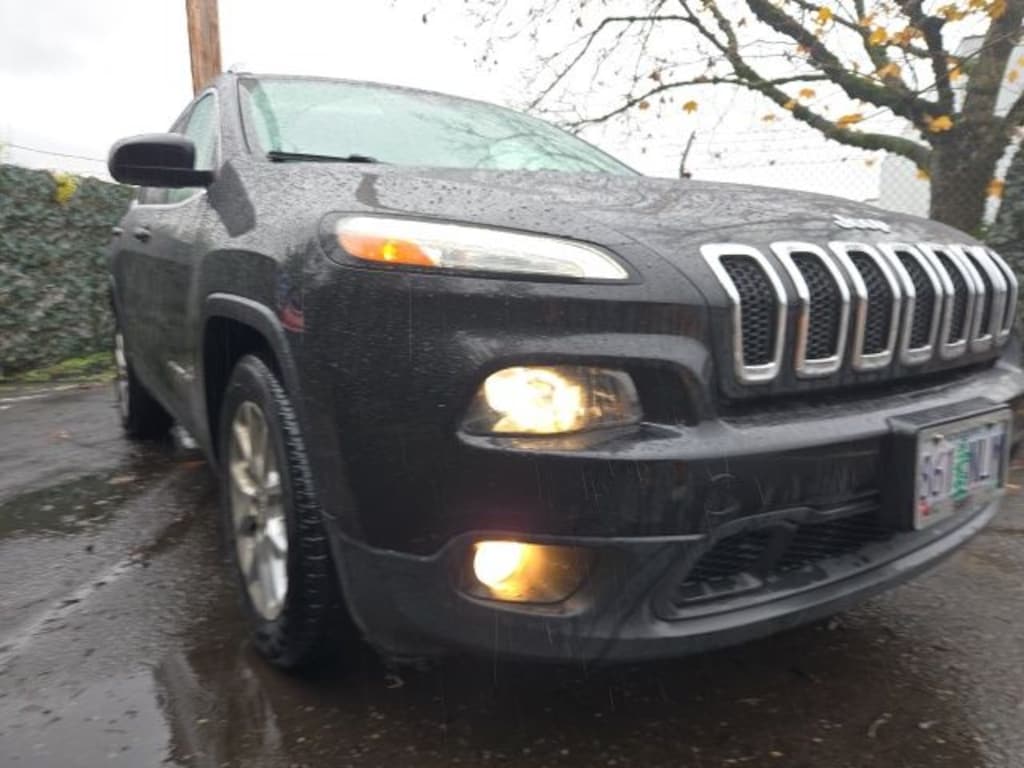 Used 2015 Jeep Cherokee Latitude SUV