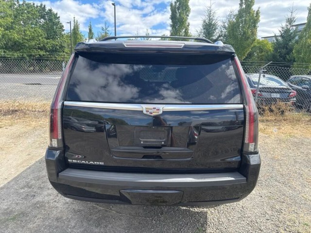 Used 2017 Cadillac Escalade Luxury SUV