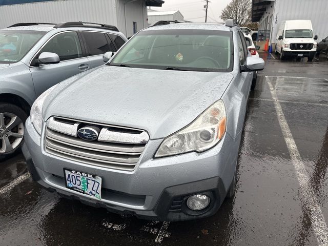 2013 Subaru Outback 2.5i Premium photo 2