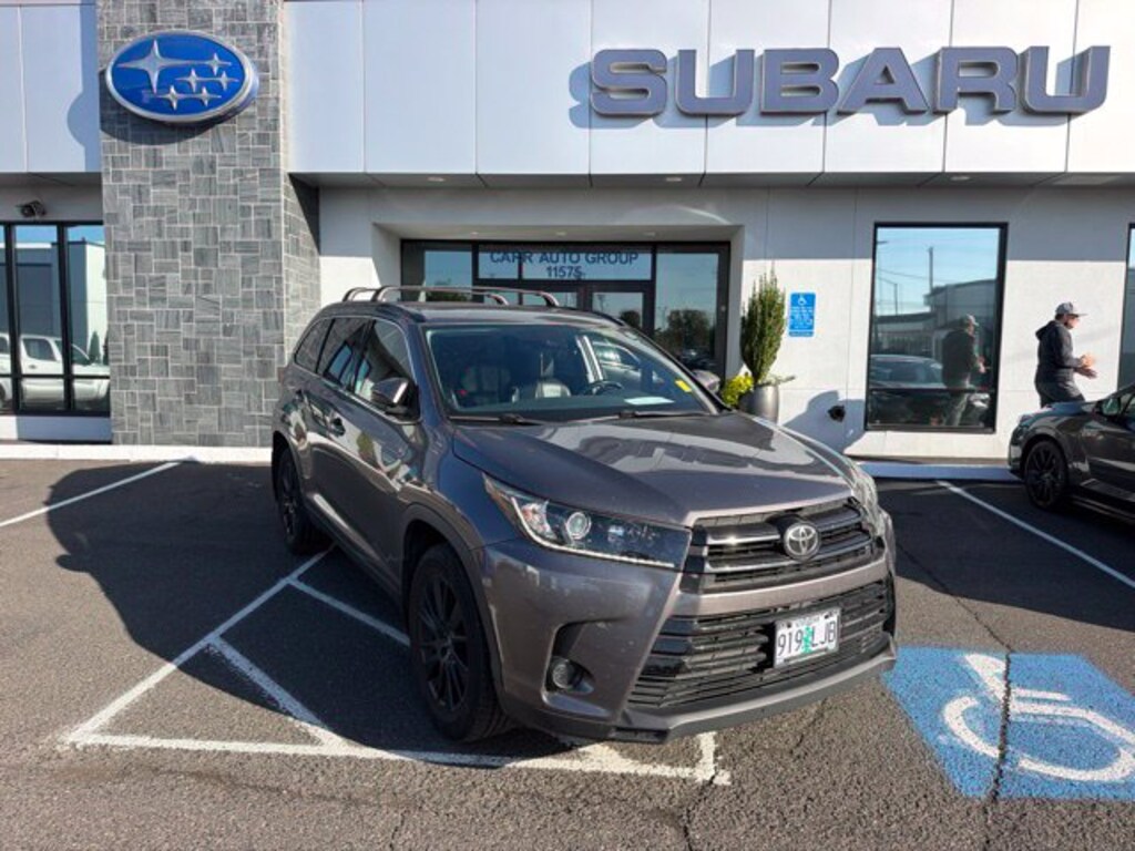 Used 2019 Toyota Highlander SE SUV