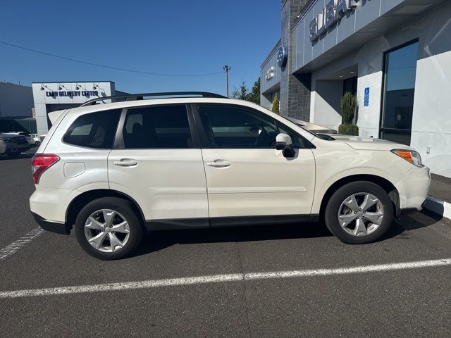 2014 Subaru Forester 2.5i Touring photo 3