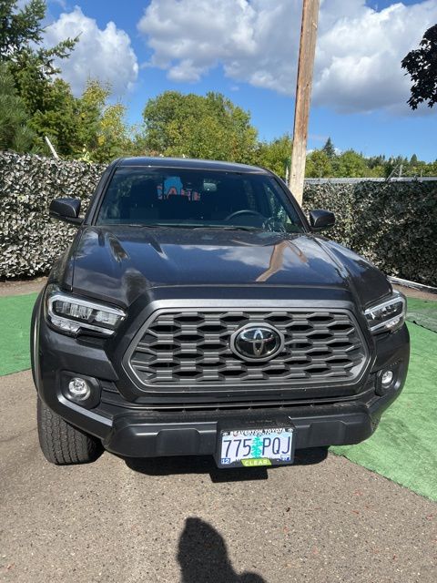 2023 Toyota Tacoma TRD Off-Road photo 2