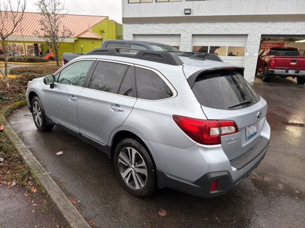 Used 2018 Subaru Outback 2.5i SUV