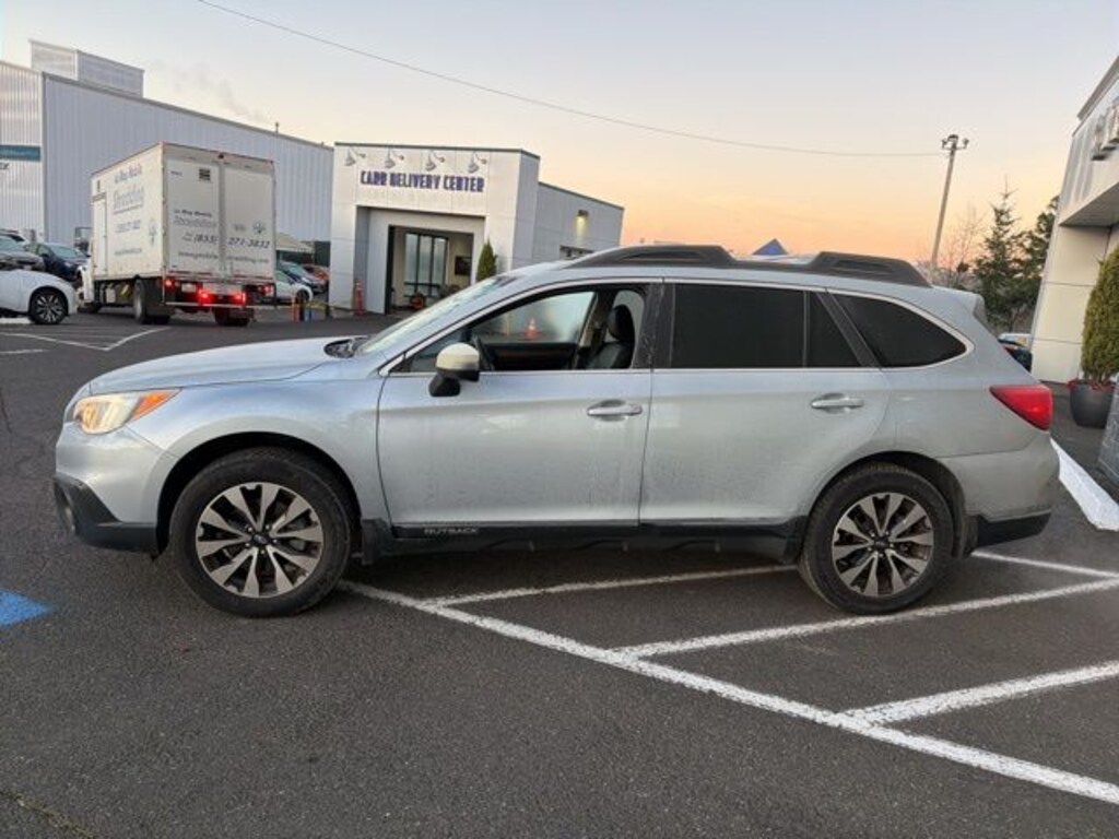 Used 2017 Subaru Outback 2.5i SUV