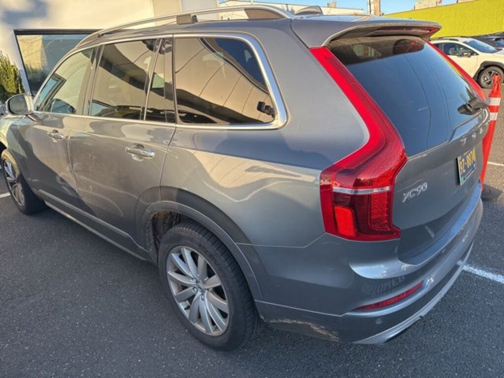 Used 2018 Volvo XC90 T6 Momentum SUV