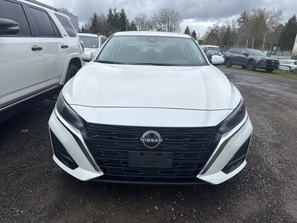 Used 2023 Nissan Altima 2.5 SV Sedan