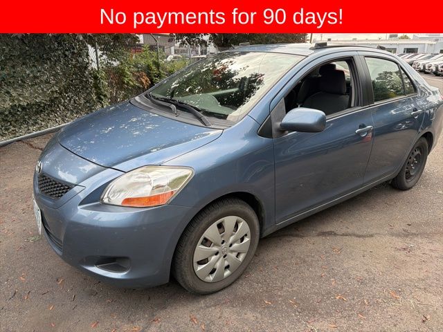 2011 Toyota Yaris Base photo 2