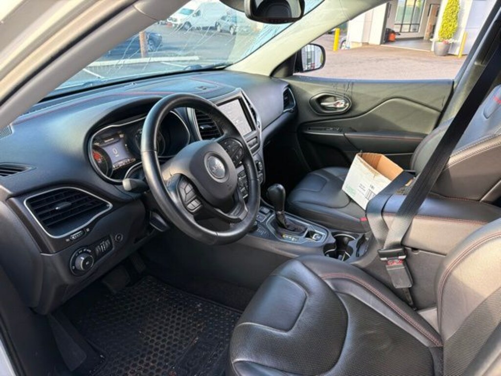 Used 2019 Jeep Cherokee Trailhawk SUV