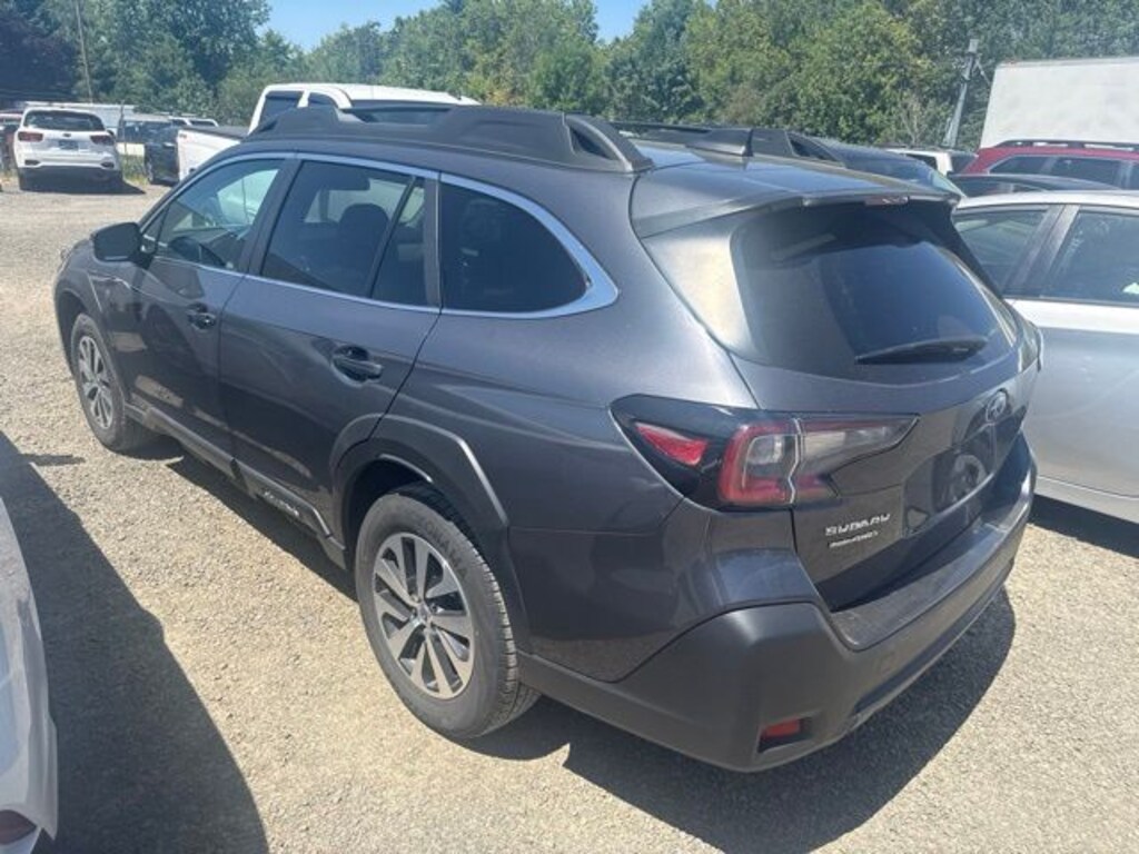 Used 2024 Subaru Outback Premium SUV