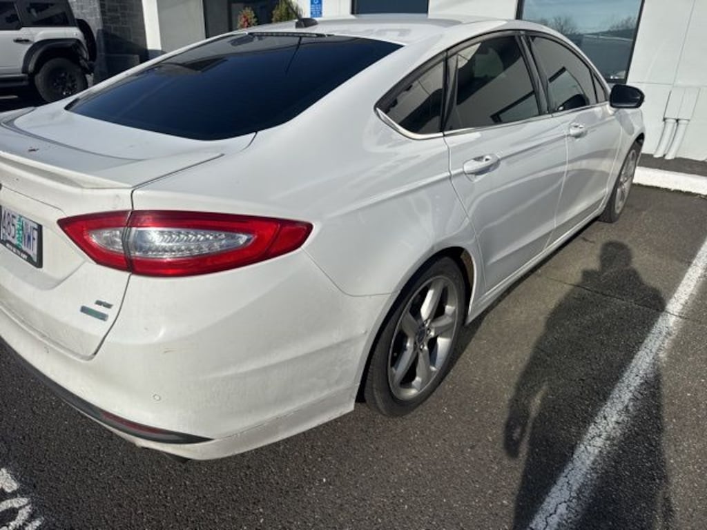 Used 2015 Ford Fusion SE Sedan