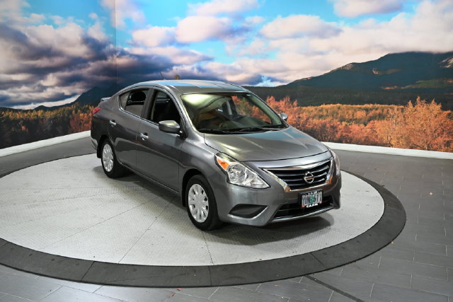  Nissan Versa