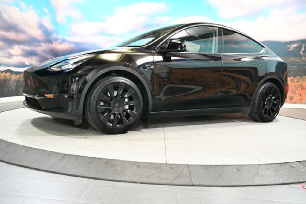 Used 2022 Tesla Model Y Long Range SUV