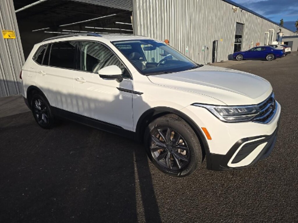 Used 2024 Volkswagen Tiguan 2.0T SE SUV