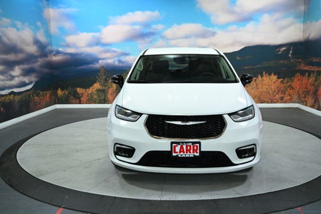Used 2024 Chrysler Pacifica Hybrid Select Minivan/Van