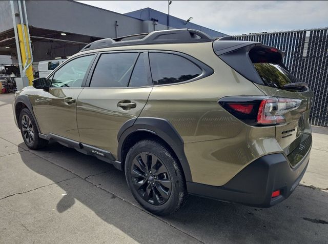 2024 Subaru Outback Onyx Edition photo 3