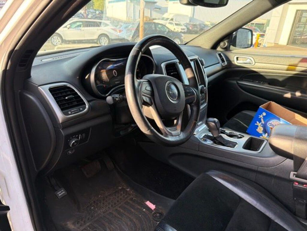 Used 2017 Jeep Grand Cherokee Altitude SUV