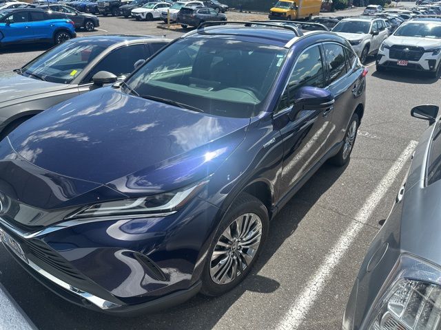 2021 Toyota Venza XLE photo 2