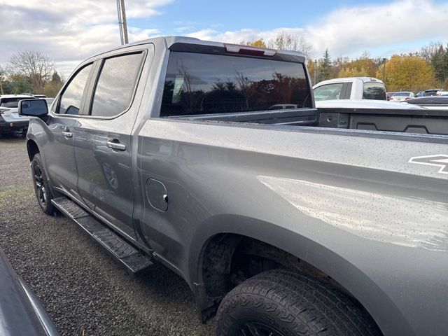 2021 Chevrolet Silverado 1500 LT photo 2
