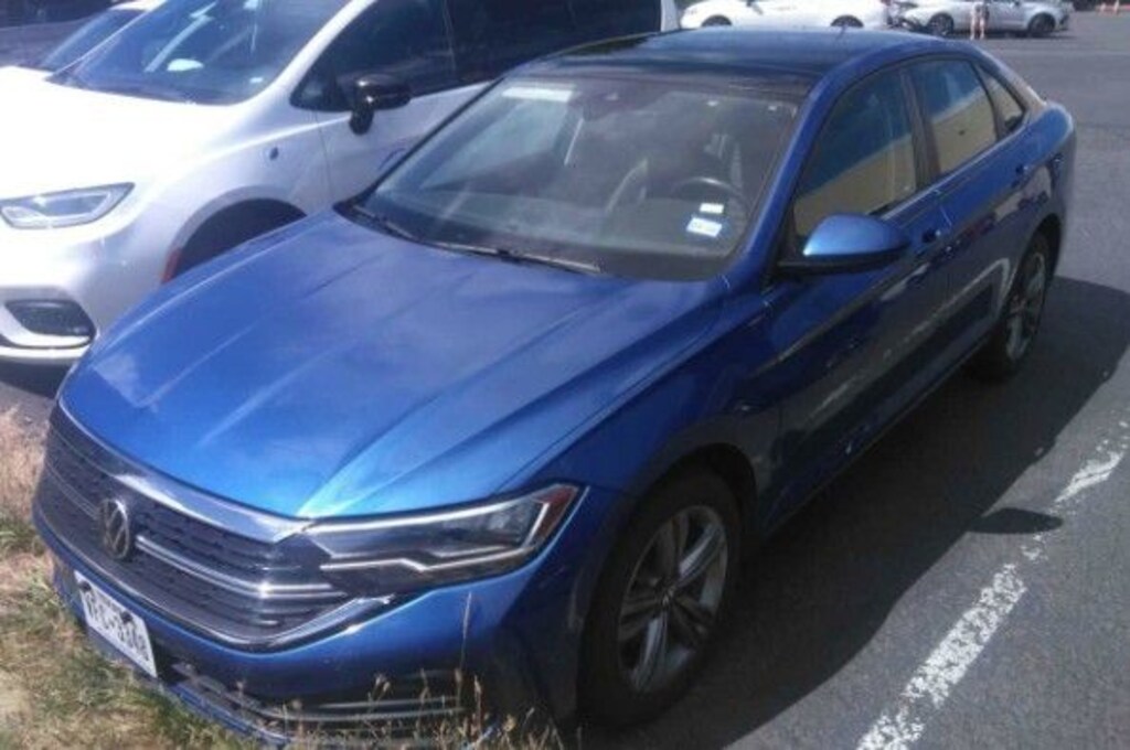 Used 2024 Volkswagen Jetta 1.5T SE Sedan