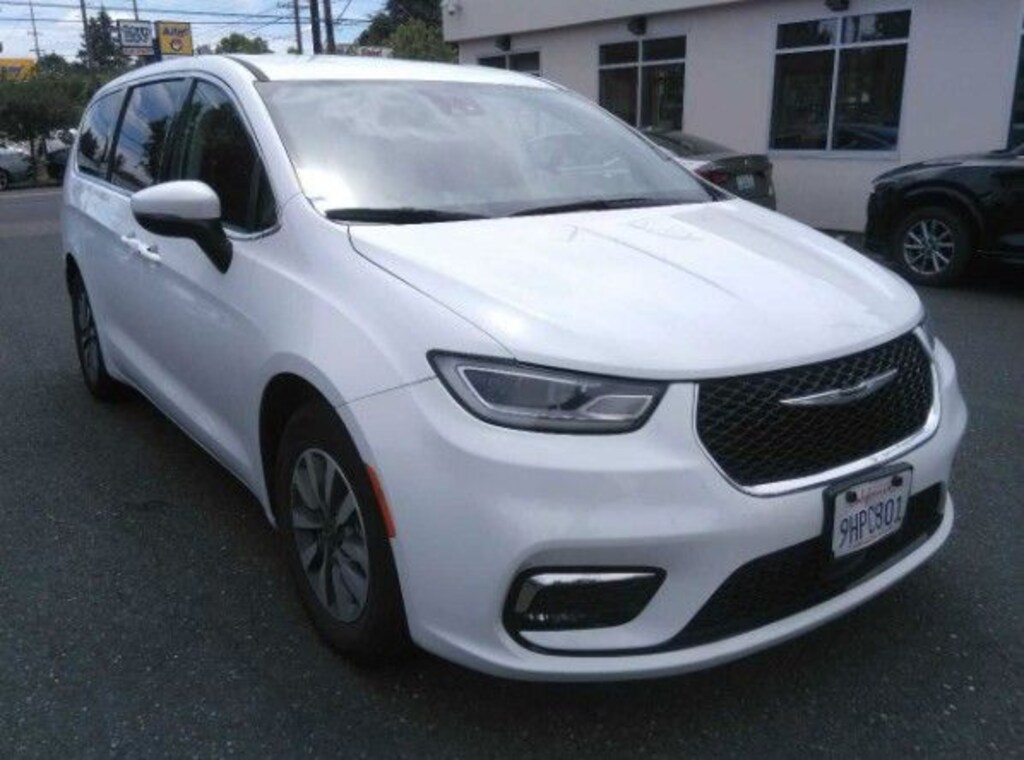 Used 2023 Chrysler Pacifica Hybrid Touring L Minivan/Van