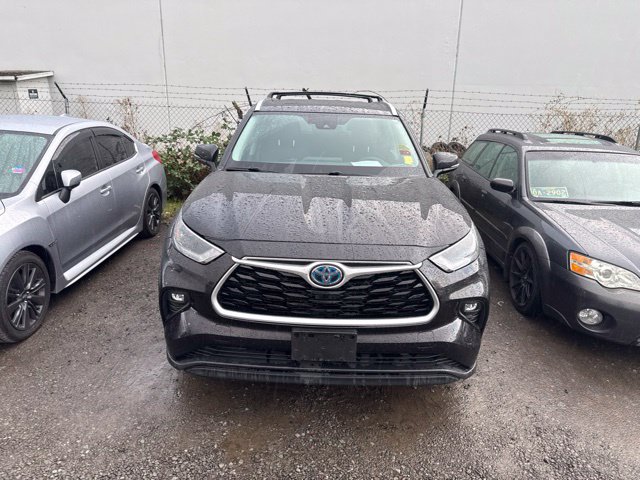 Used 2021 Toyota Highlander Hybrid XLE SUV